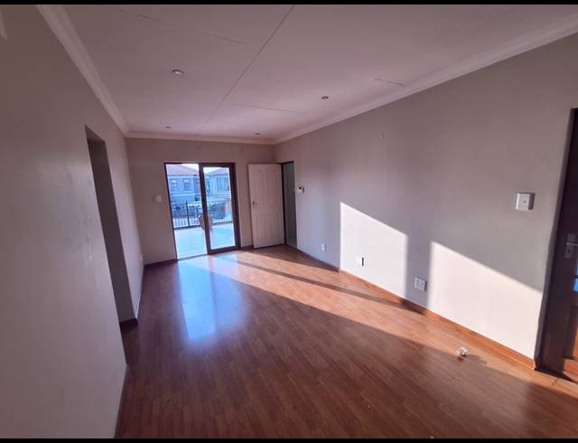 3 BEDROOM HOUSE FOR SALE IN VANDERBIJLPARK SE 8